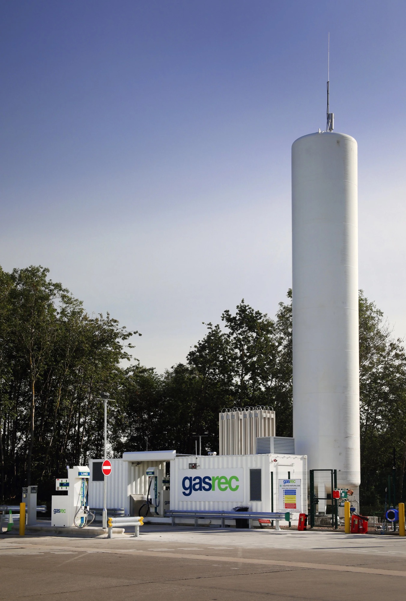 A Gasrec LNG storage tank and dispenser at a customer depot